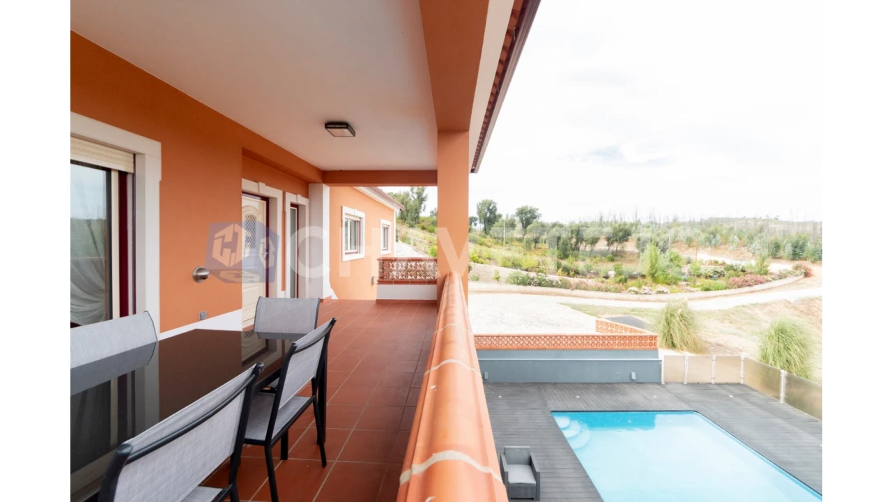 Moradia T4 para Venda em Serra e Junceira Foto 28