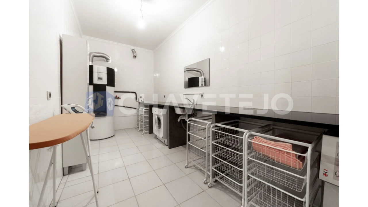 Moradia T4 para Venda em Serra e Junceira Foto 48