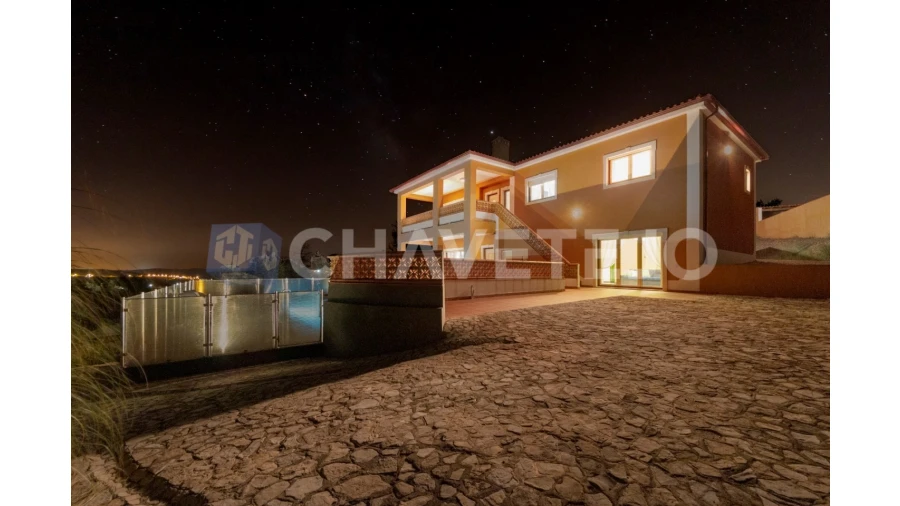 Moradia T4 para Venda em Serra e Junceira Foto 5