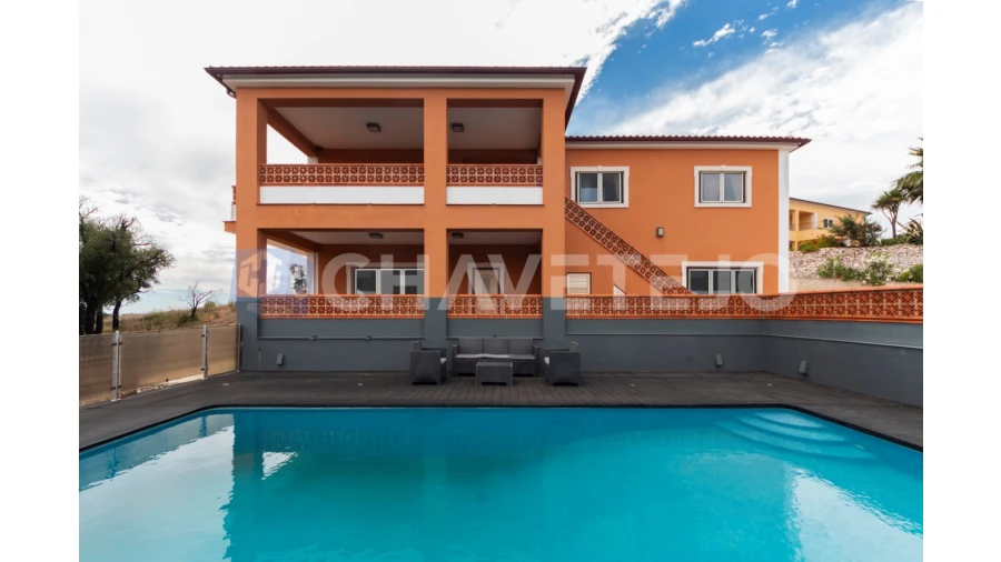 Moradia T4 para Venda em Serra e Junceira Foto 2