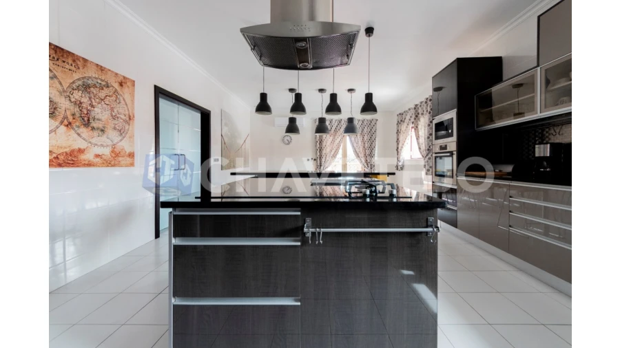 Moradia T4 para Venda em Serra e Junceira Foto 27