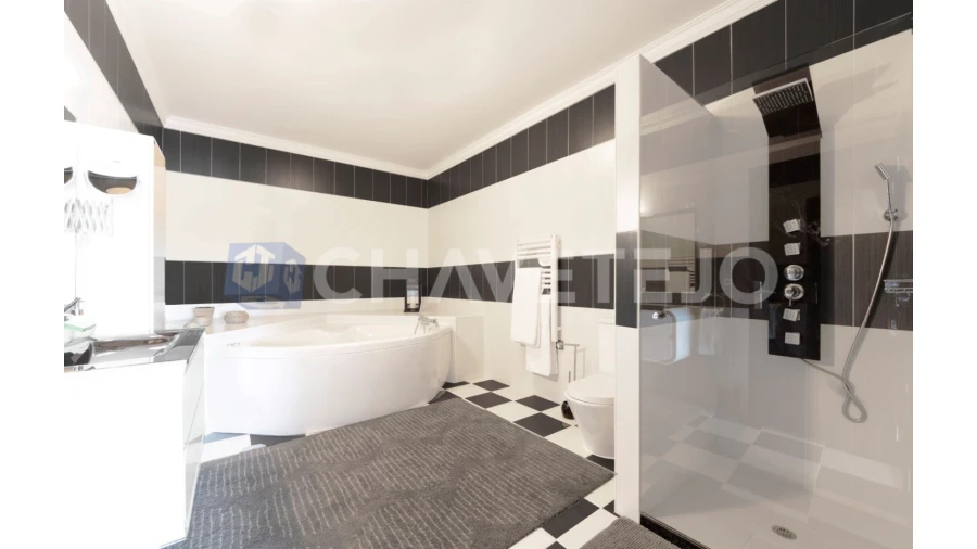 Moradia T4 para Venda em Serra e Junceira Foto 44