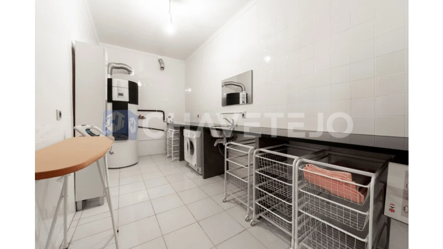 Moradia T4 para Venda em Serra e Junceira Foto 53