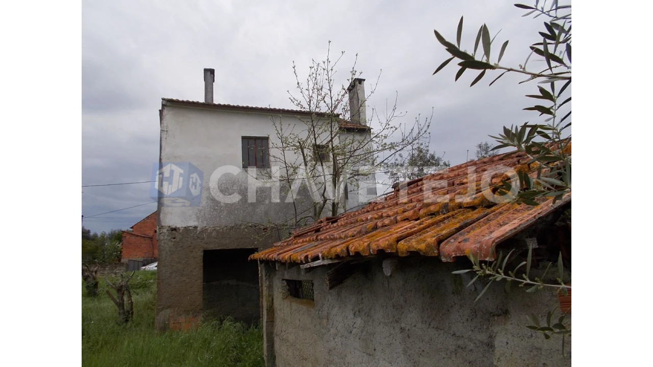 Moradia T4 para Venda em Freixianda, Ribeira do Fárrio e Formigais Foto 10