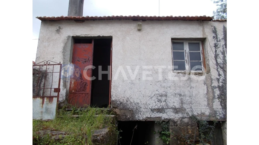 Moradia T4 para Venda em Freixianda, Ribeira do Fárrio e Formigais Foto 1