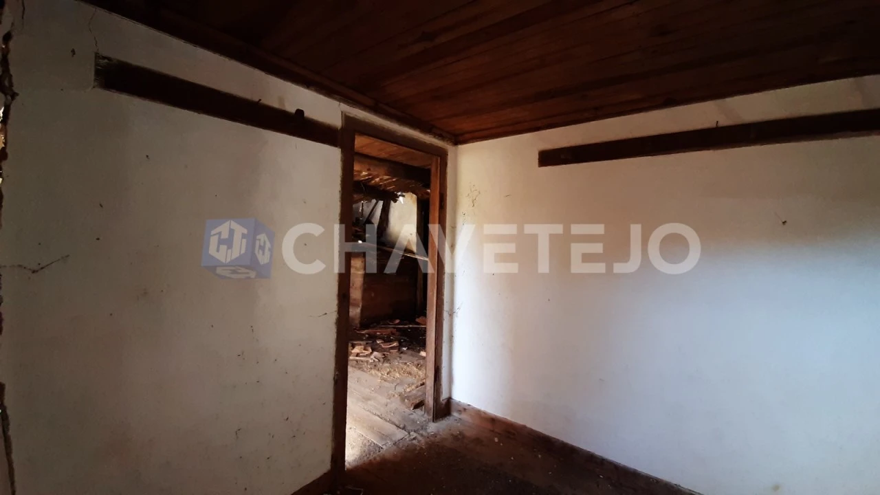 Moradia T4 para Venda em Pussos São Pedro Foto 6