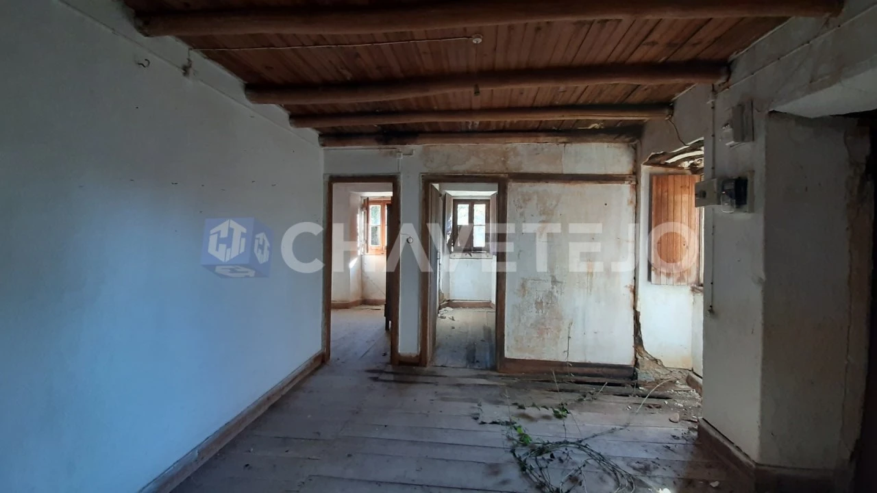 Moradia T4 para Venda em Pussos São Pedro Foto 7