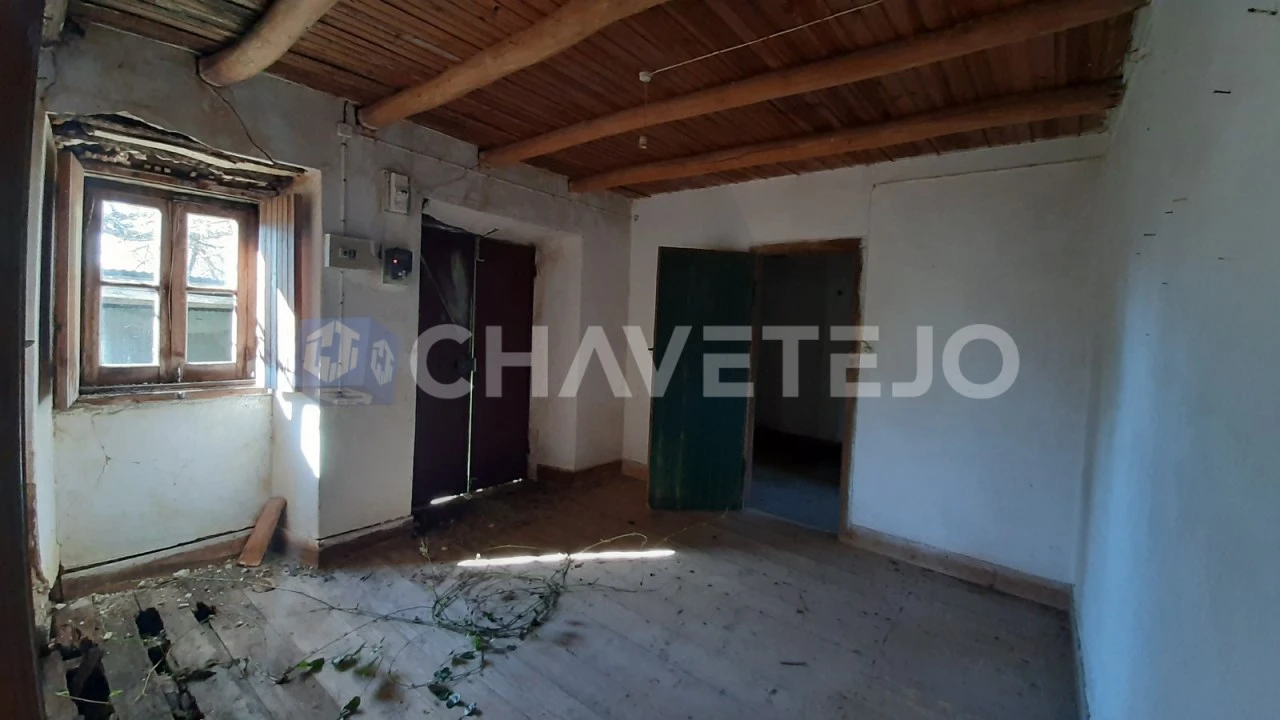 Moradia T4 para Venda em Pussos São Pedro Foto 8