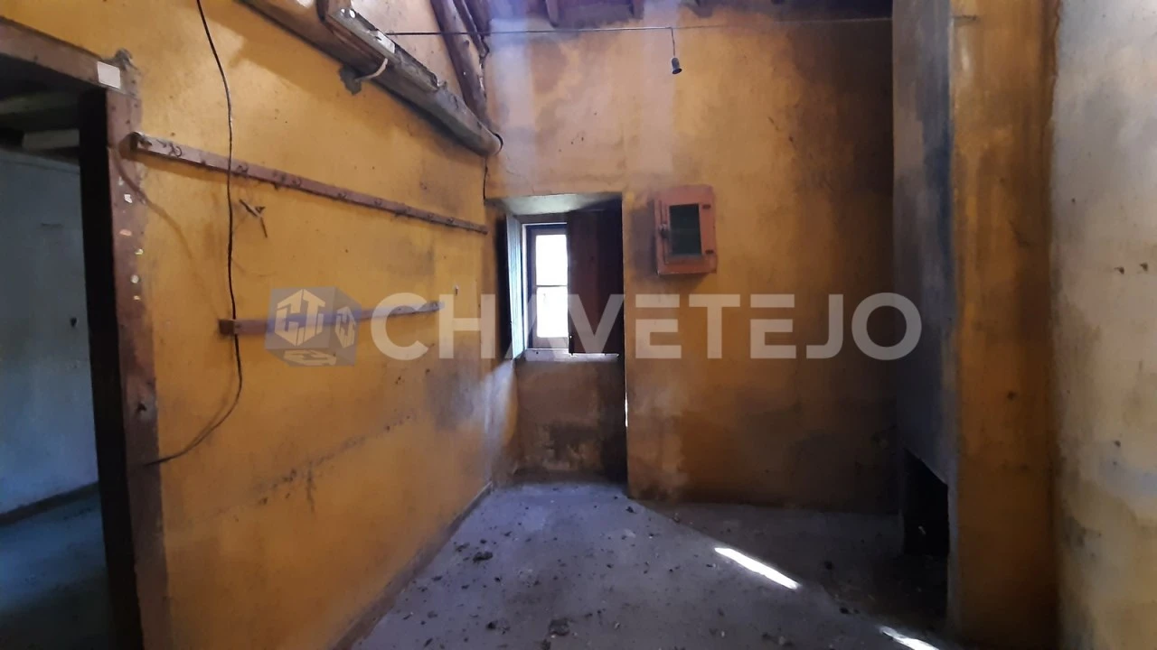 Moradia T4 para Venda em Pussos São Pedro Foto 11