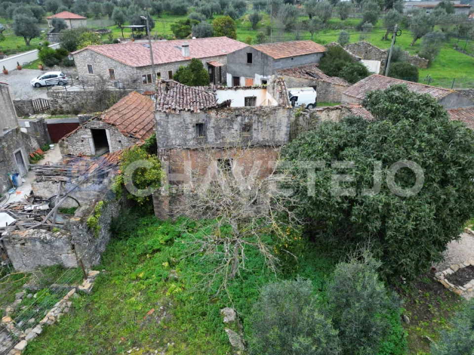 Moradia T4 para Venda em Chãos Foto 19