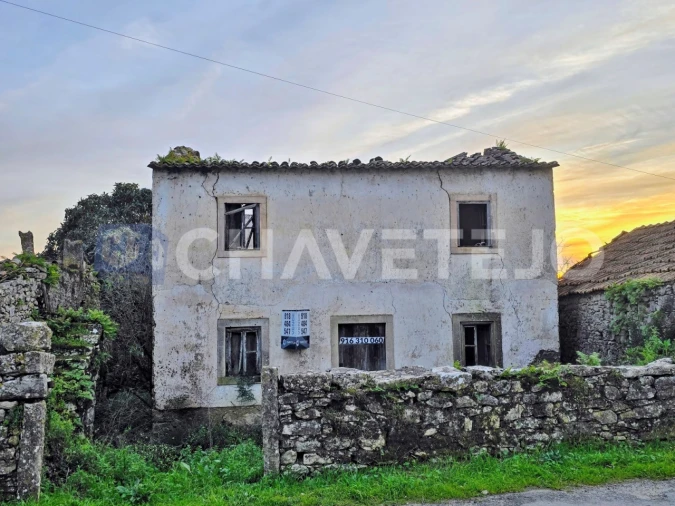 Moradia T4 para Venda em Chãos Foto 1