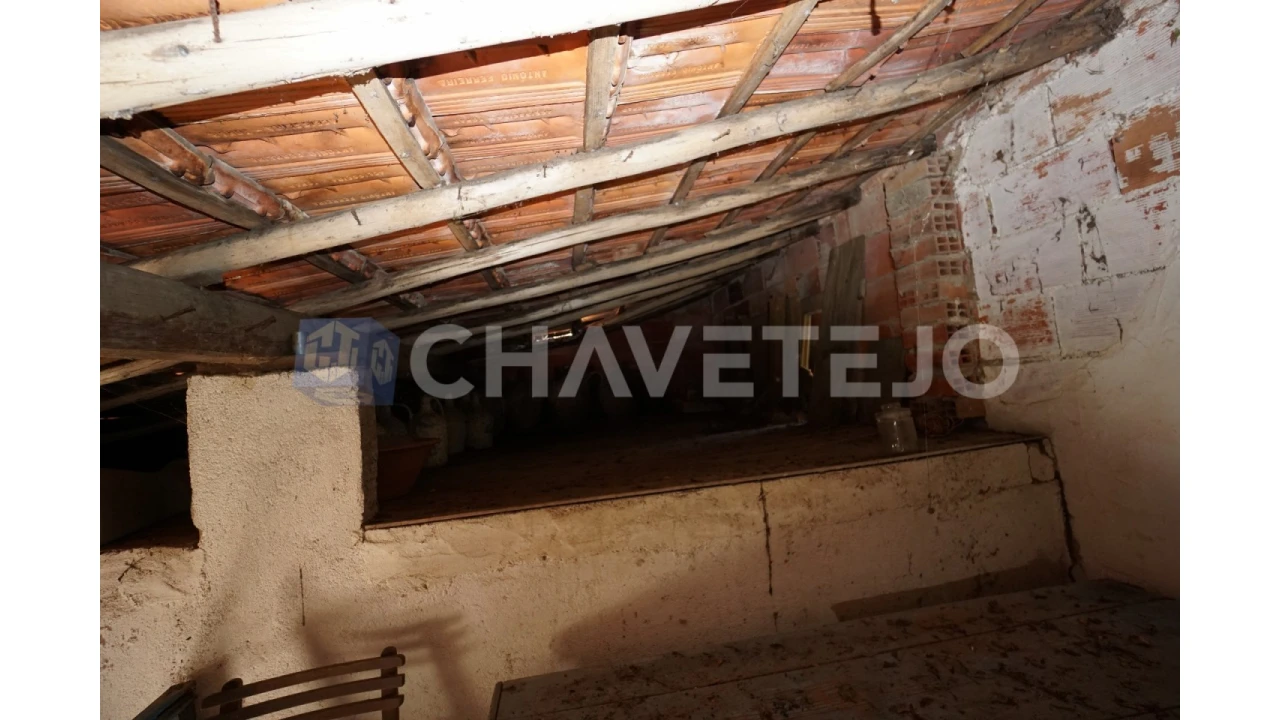 Quinta T2 para Venda em São João Baptista e Santa Maria dos Olivais Foto 32