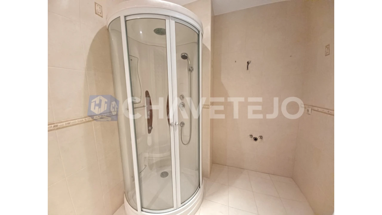 Moradia T3 para Venda em Além da Ribeira e Pedreira Foto 11