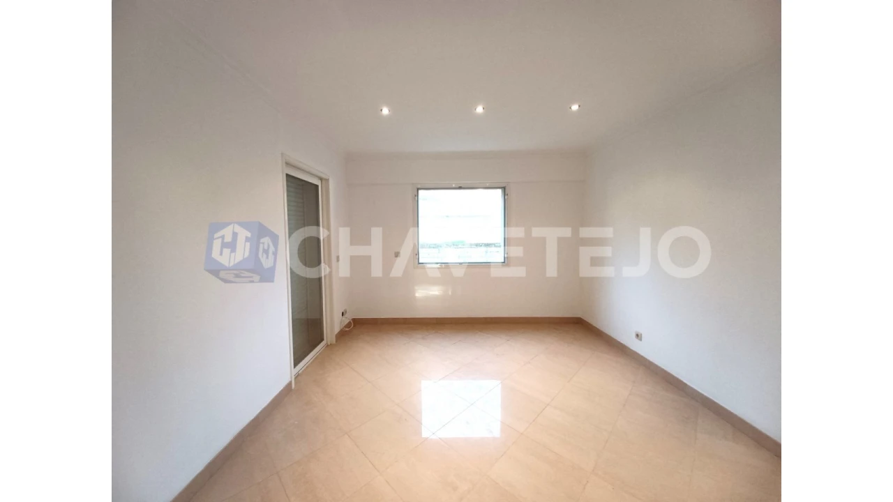 Moradia T3 para Venda em Além da Ribeira e Pedreira Foto 13