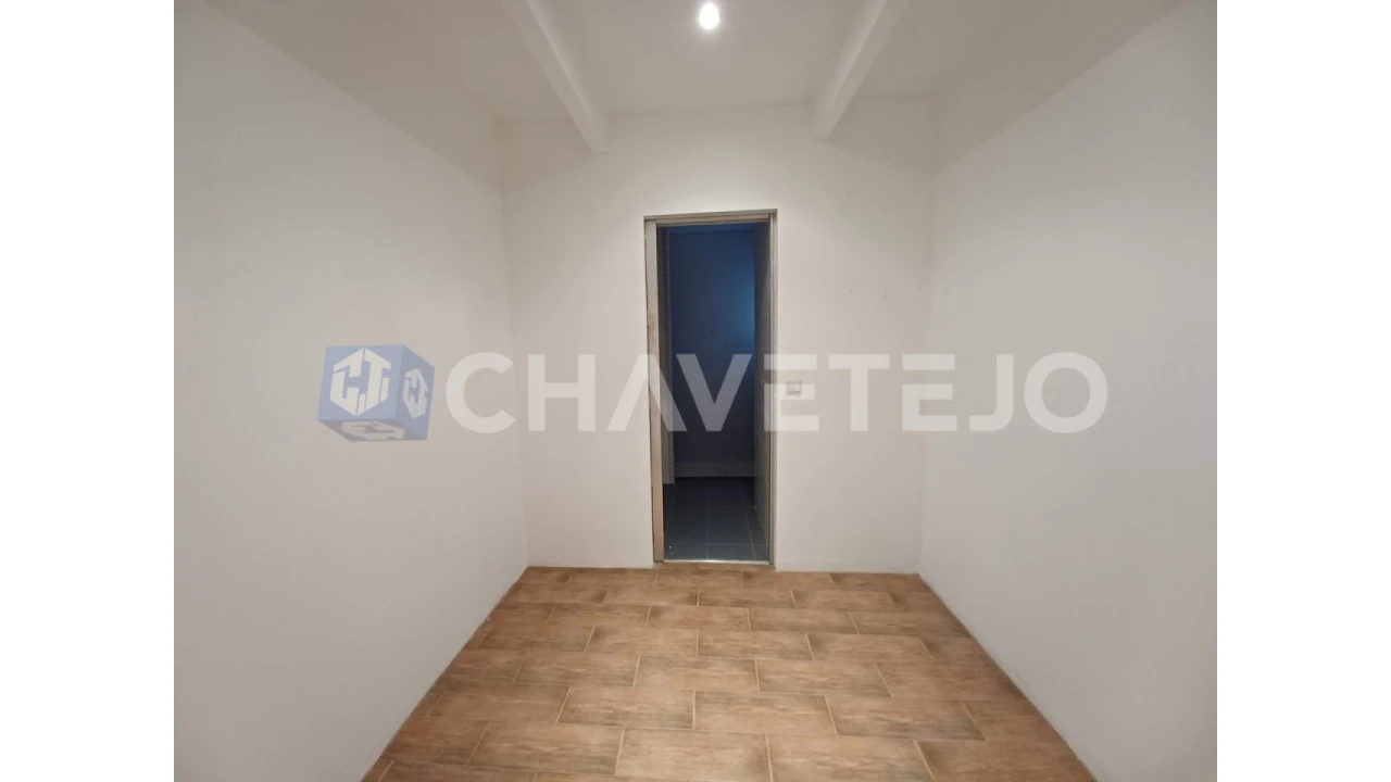 Moradia T3 para Venda em Além da Ribeira e Pedreira Foto 26