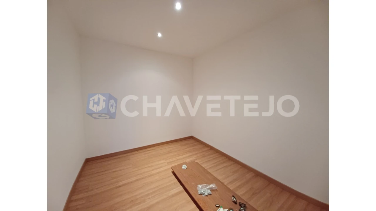 Moradia T3 para Venda em Além da Ribeira e Pedreira Foto 32