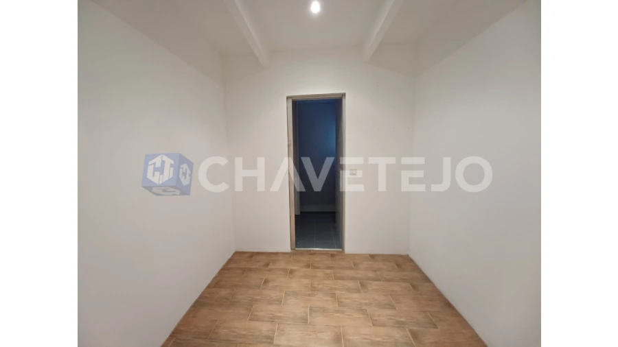 Moradia T3 para Venda em Além da Ribeira e Pedreira Foto 26