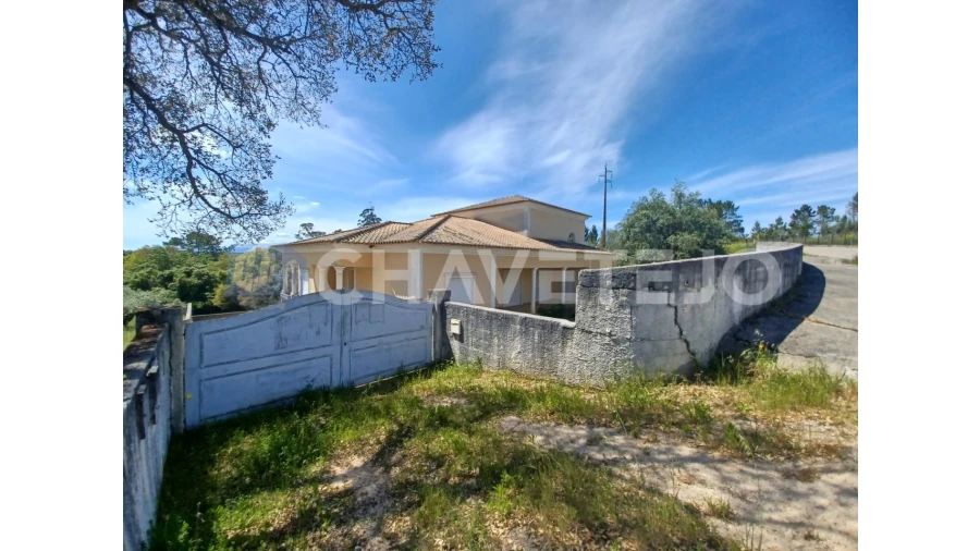 Moradia T3 para Venda em Além da Ribeira e Pedreira Foto 4