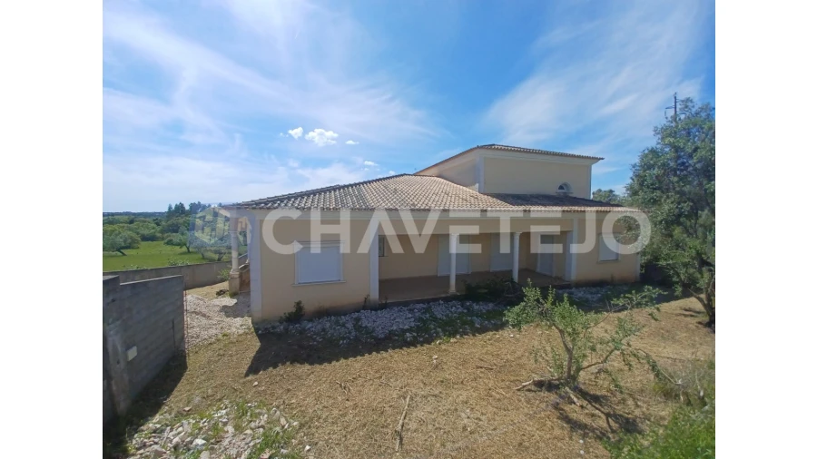 Moradia T3 para Venda em Além da Ribeira e Pedreira Foto 3