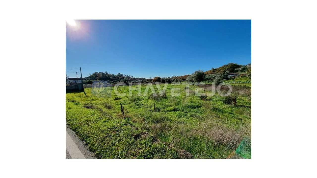 Terreno para Venda em Areias e Pias Foto 1