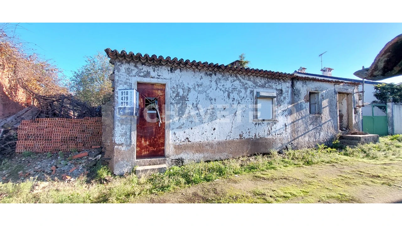 Moradia T4 para Venda em Serra e Junceira Foto 8