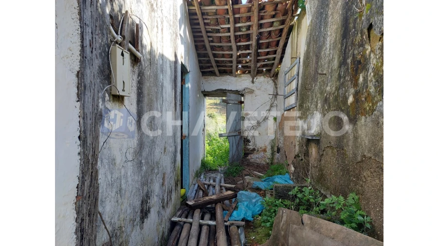 Moradia T4 para Venda em Serra e Junceira Foto 2