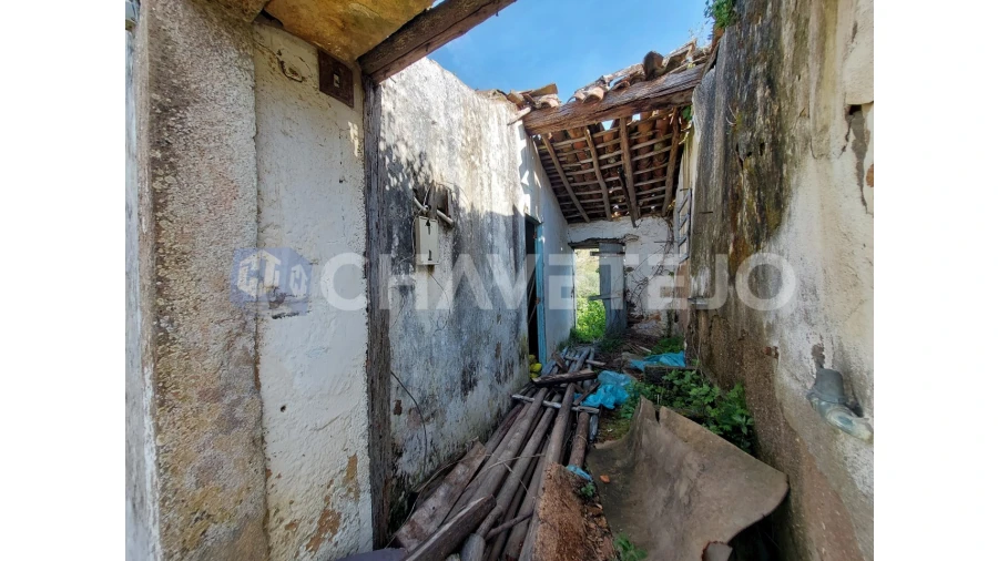 Moradia T4 para Venda em Serra e Junceira Foto 3