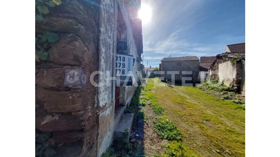 Moradia T4 para Venda em Serra e Junceira Foto 6