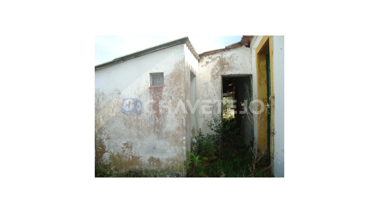 Moradia T2 para Venda em Casais e Alviobeira Foto 2