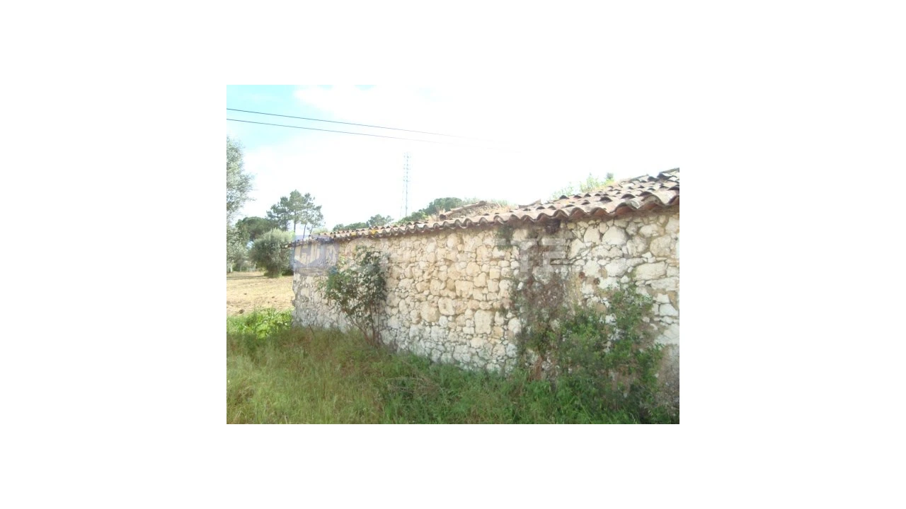 Moradia T2 para Venda em Casais e Alviobeira Foto 10