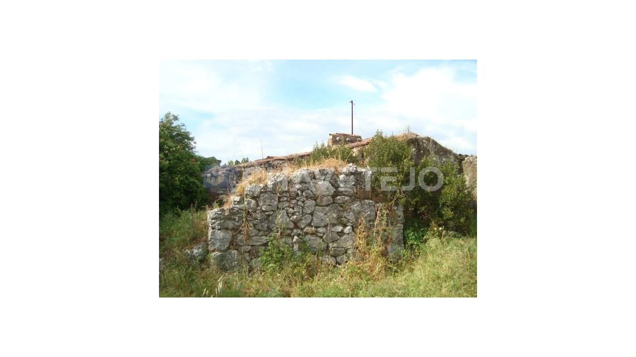 Moradia T2 para Venda em Casais e Alviobeira Foto 11