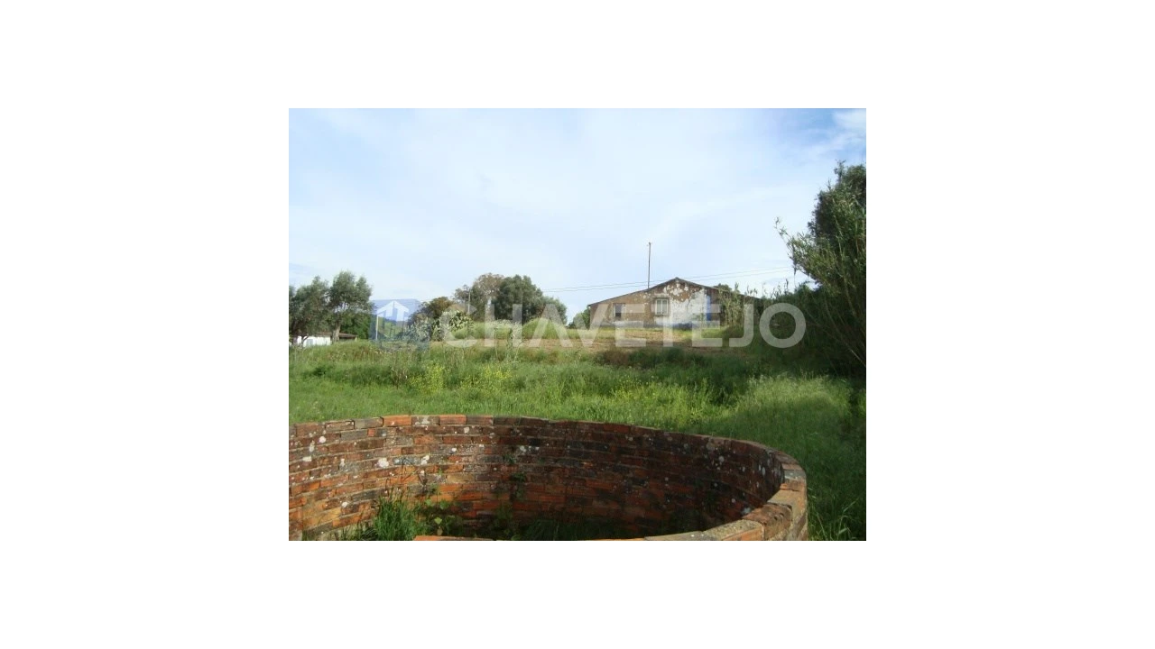 Moradia T2 para Venda em Casais e Alviobeira Foto 16