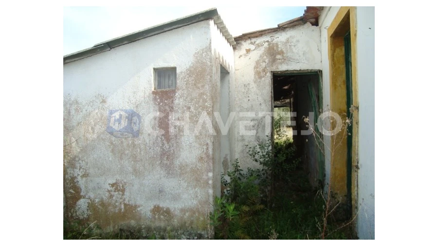 Moradia T2 para Venda em Casais e Alviobeira Foto 2