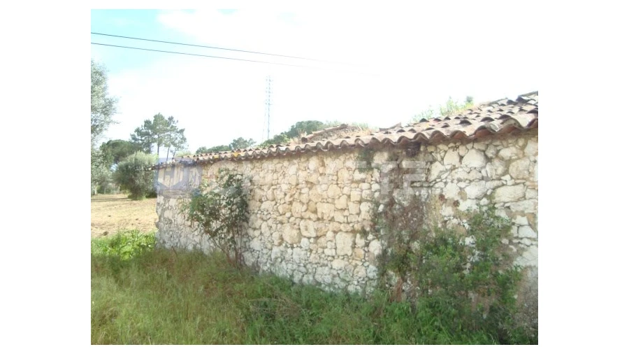 Moradia T2 para Venda em Casais e Alviobeira Foto 10