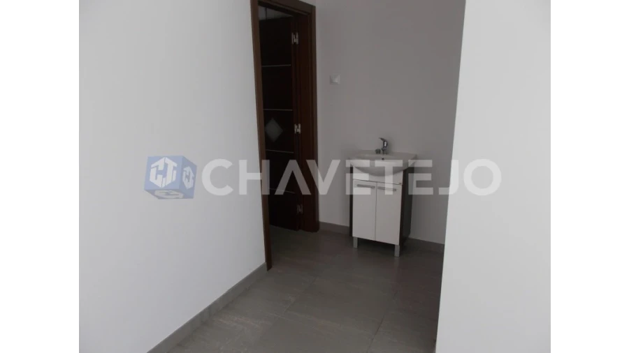 Loja para Venda em São João Baptista e Santa Maria dos Olivais Foto 5