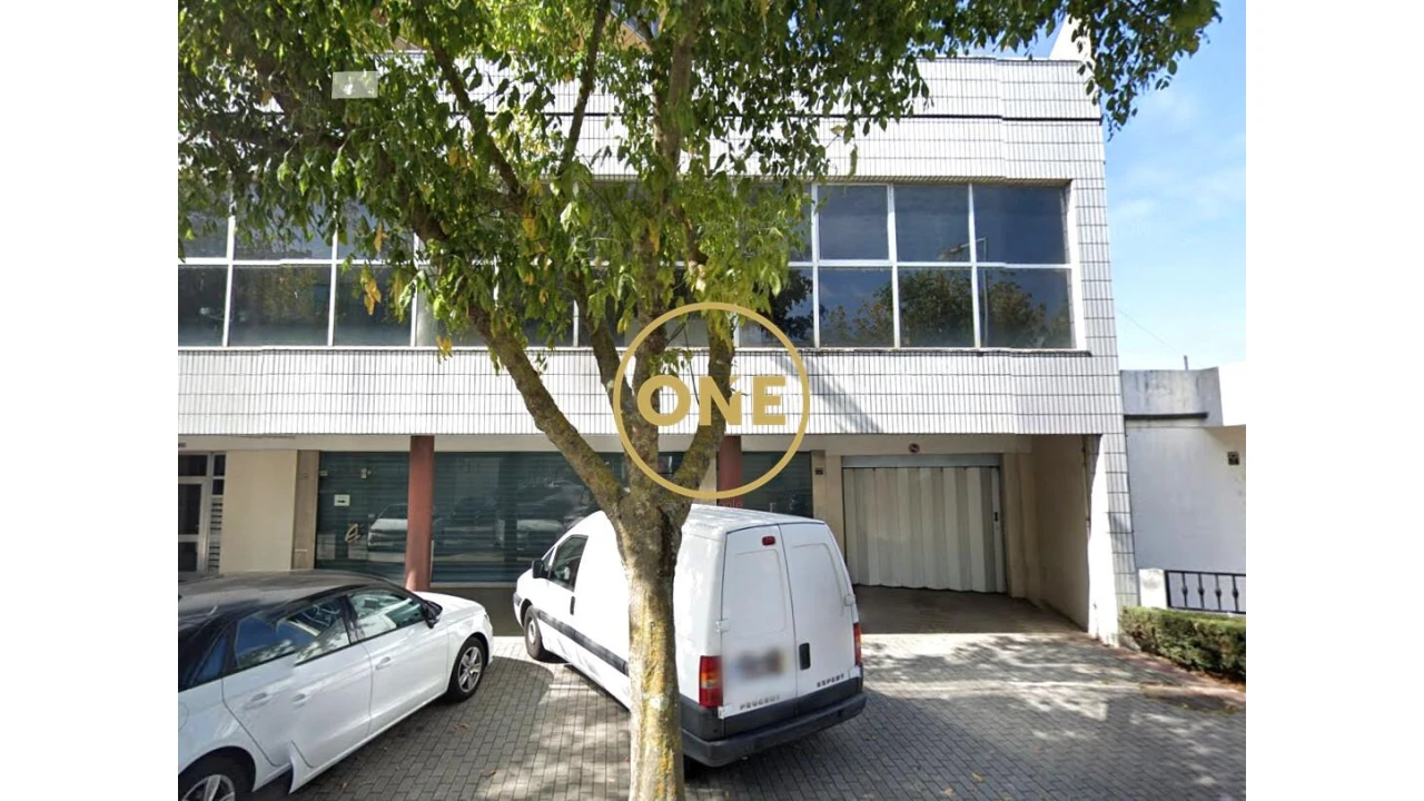 Garagem para Venda em Bougado (São Martinho e Santiago) Foto 1