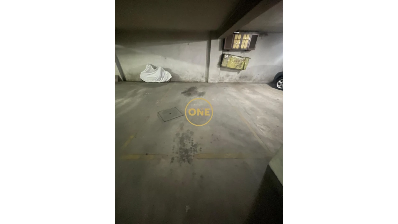 Garagem para Venda em Bougado (São Martinho e Santiago) Foto 6