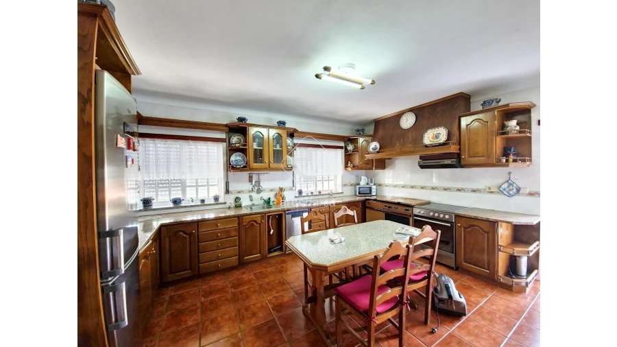 Moradia T5 para Venda em Bravães Foto 4