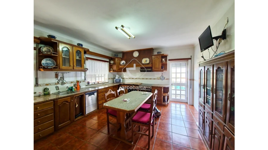 Moradia T5 para Venda em Bravães Foto 3