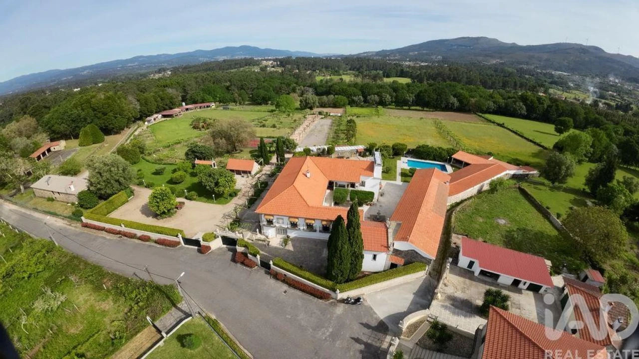 Moradia T18 para Venda em Cerdal Foto 28