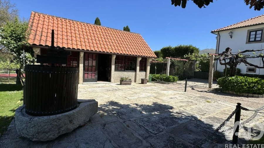 Moradia T18 para Venda em Cerdal Foto 26