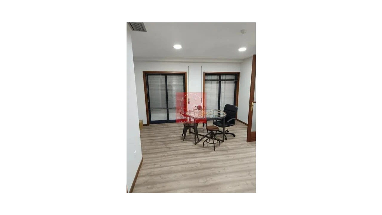 Escritório para Arrendamento em Santo Tirso, Couto (Santa Cristina e São Miguel) e Burgães Foto 11