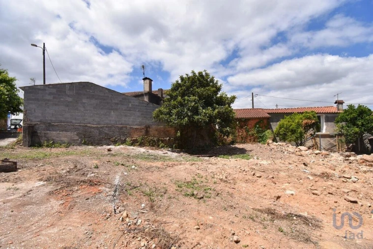 Moradia T3 para Venda em Lamas Foto 11