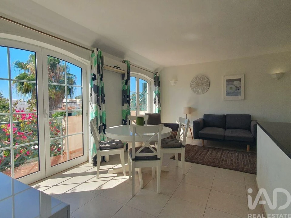 Apartamento T2 para Venda em Quarteira Foto 4