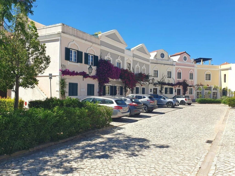 Apartamento T2 para Venda em Quarteira Foto 2