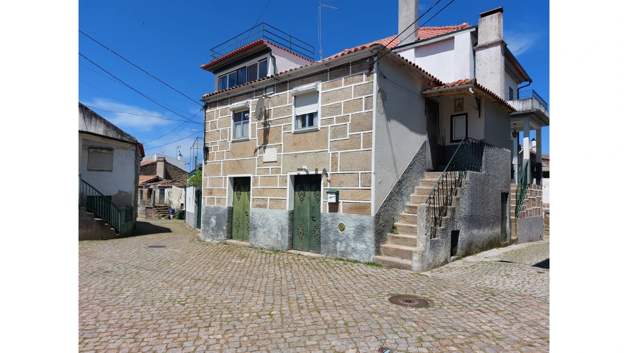 Moradia T2 para Venda em Vila Cortes da Serra Foto 11