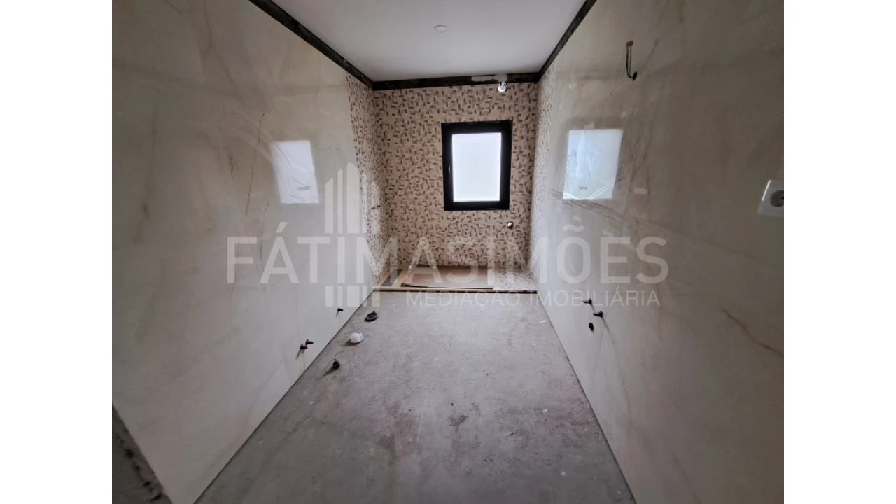 Moradia T4 para Venda em Riba de Ancora Foto 10