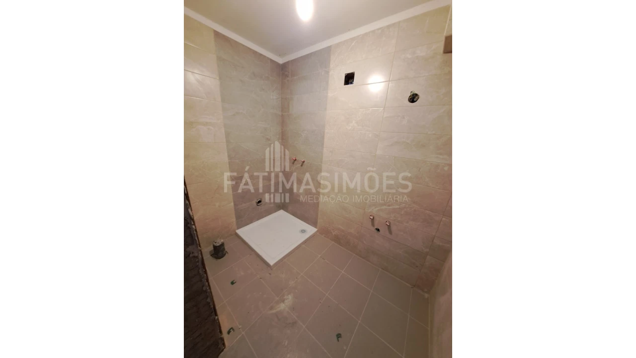 Moradia T4 para Venda em Riba de Ancora Foto 17