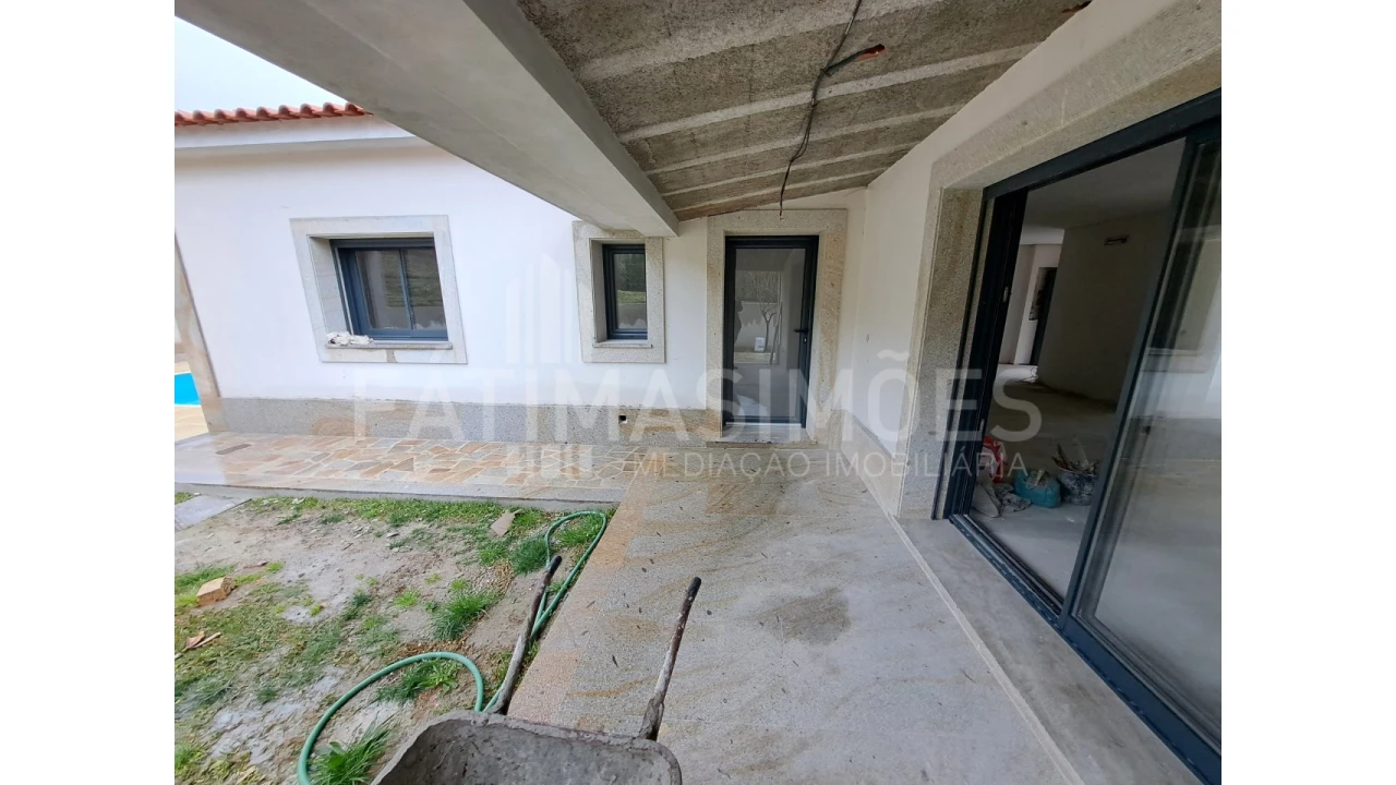 Moradia T4 para Venda em Riba de Ancora Foto 20