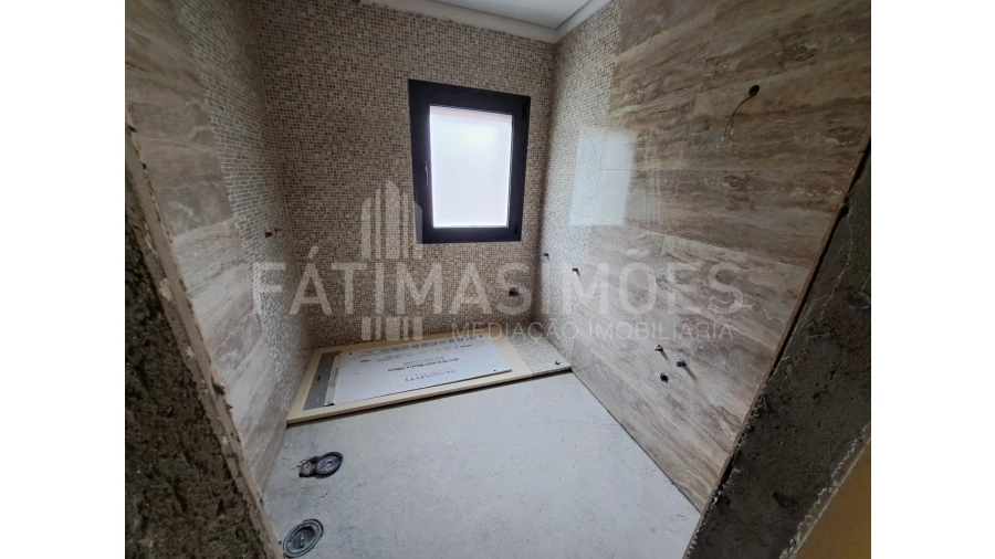 Moradia T4 para Venda em Riba de Ancora Foto 12